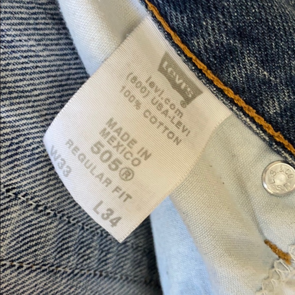 LEVI’S distressed shorts - Picture 10 of 16